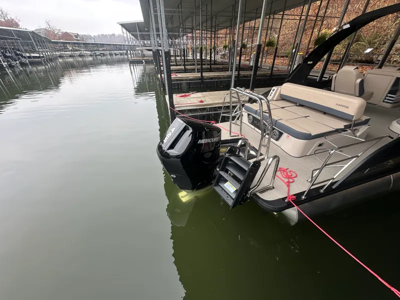 Slide: The Image of Harris Grand Mariner 250 2026 - 21