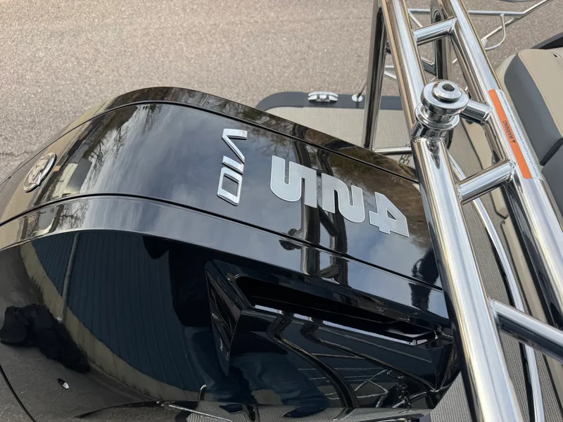 Slide: The Image of Harris Grand Mariner 250 2026 - 22