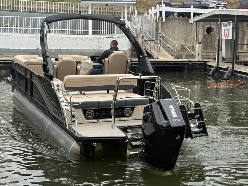 Slide: The Image of Harris Grand Mariner 250 2026 - 3