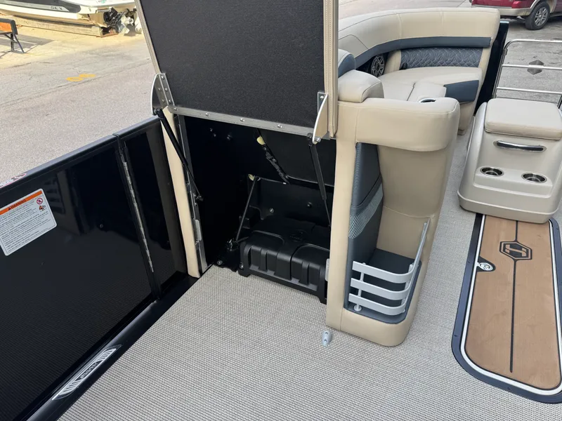 Slide: The Image of Harris Grand Mariner 250 2026 - 37