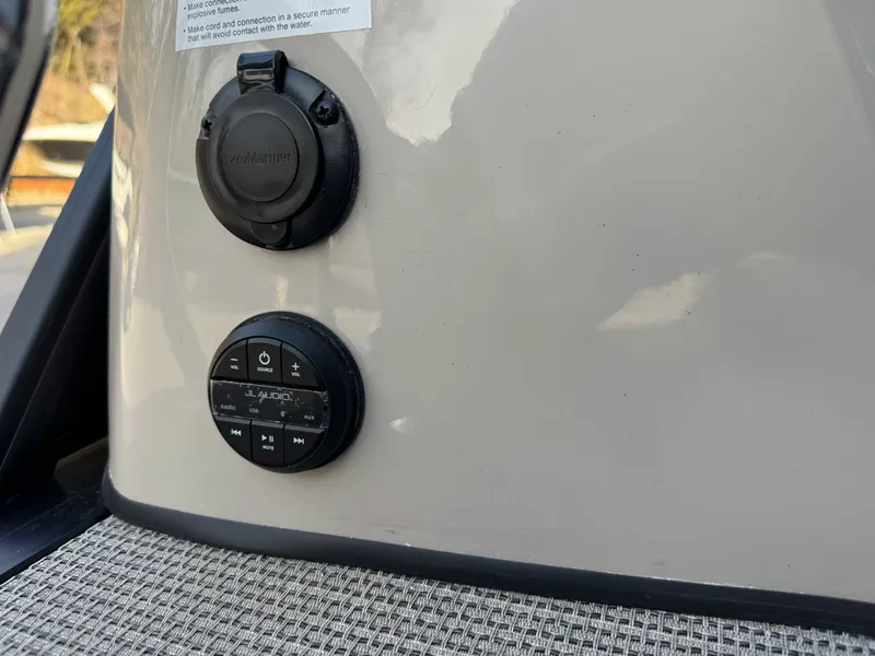 Slide: The Image of Harris Grand Mariner 250 2026 - 39