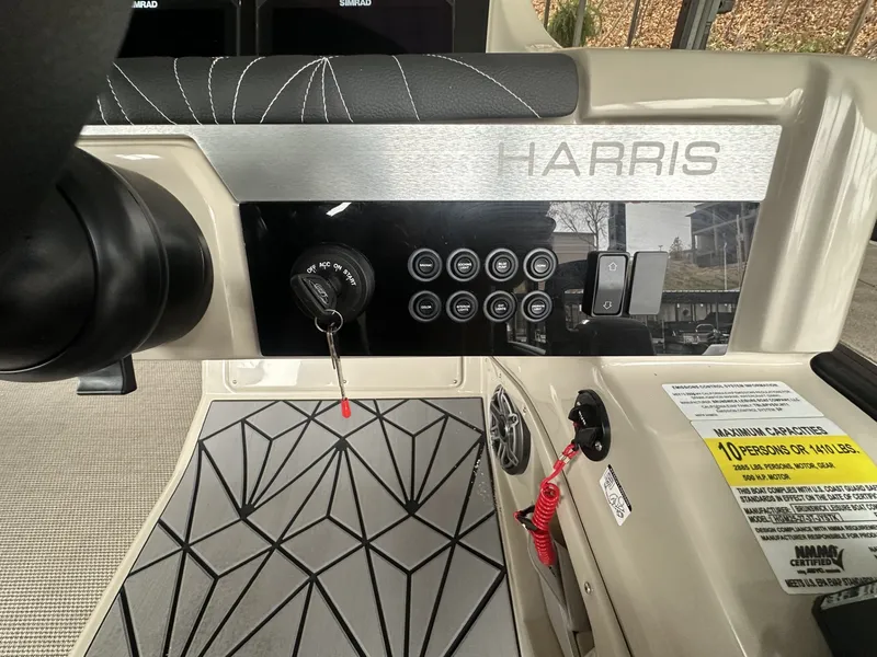 Slide: The Image of Harris Grand Mariner 250 2026 - 43