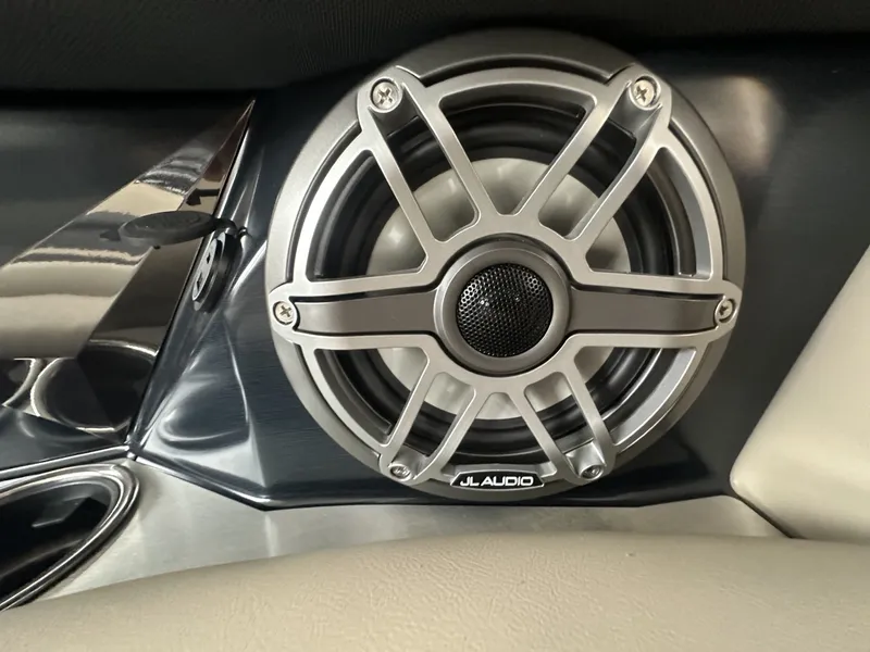 Slide: The Image of Harris Grand Mariner 250 2026 - 45