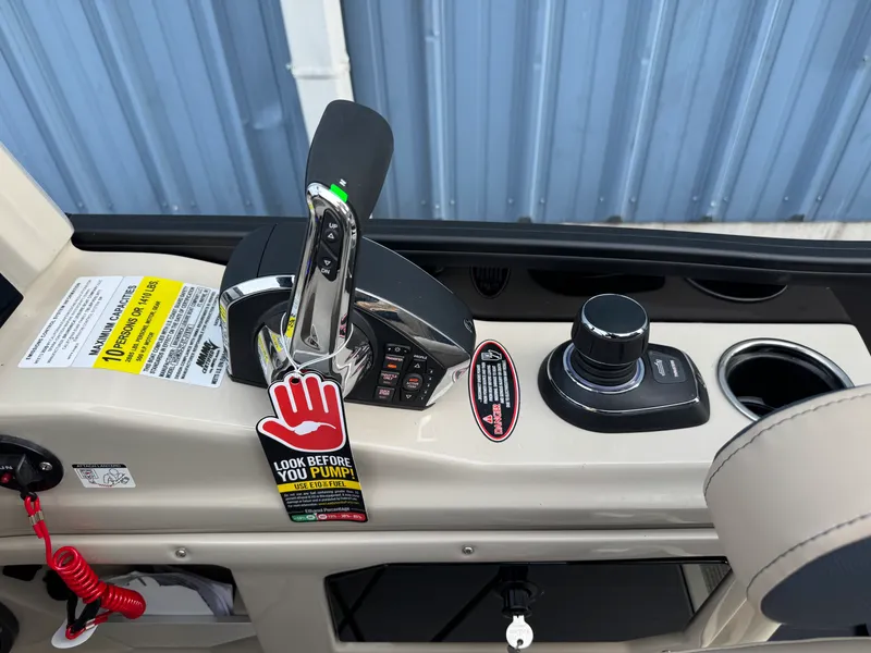 Slide: The Image of Harris Grand Mariner 250 2026 - 48