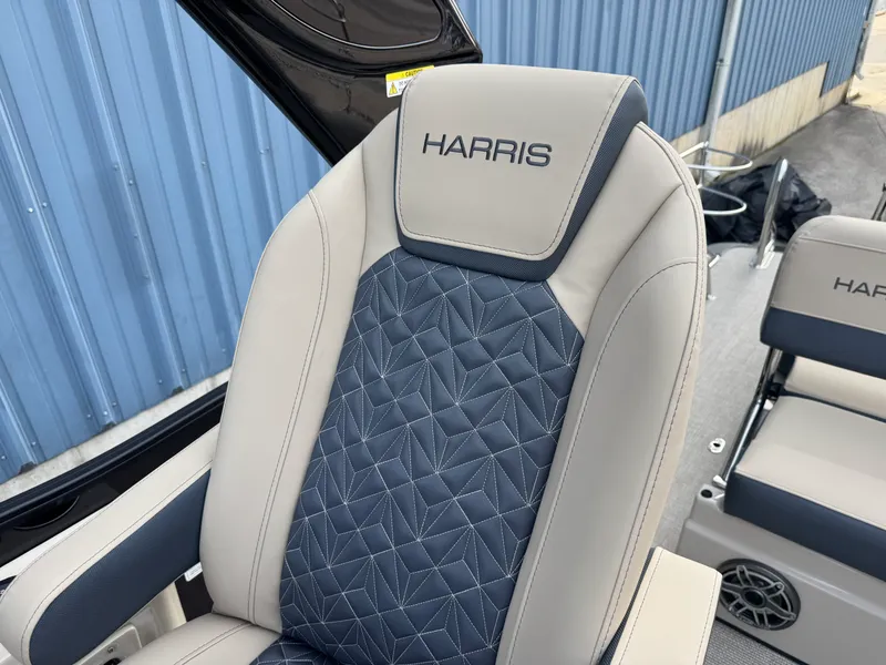 Slide: The Image of Harris Grand Mariner 250 2026 - 50