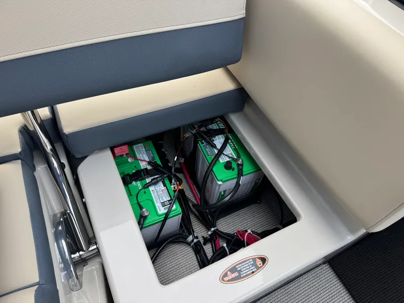 Slide: The Image of Harris Grand Mariner 250 2026 - 53