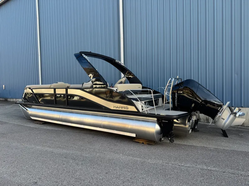 Slide: The Image of Harris Grand Mariner 250 2026 - 6