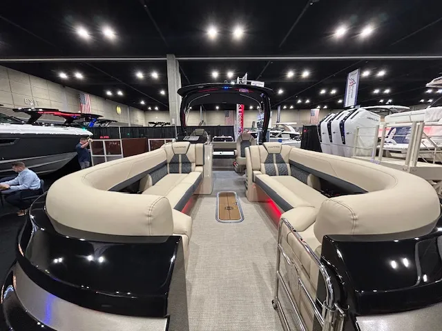 Slide: The Image of Harris Grand Mariner 250 2026 - 60