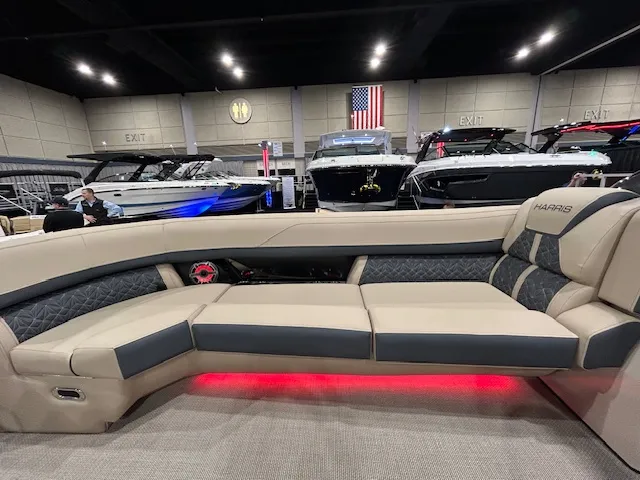 Slide: The Image of Harris Grand Mariner 250 2026 - 63