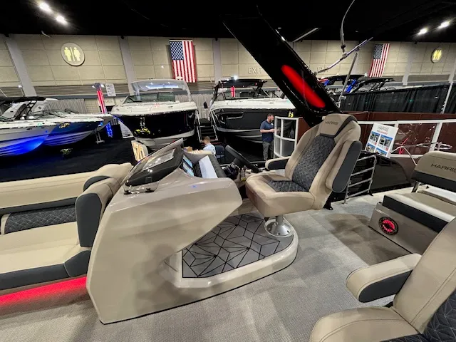 Slide: The Image of Harris Grand Mariner 250 2026 - 66