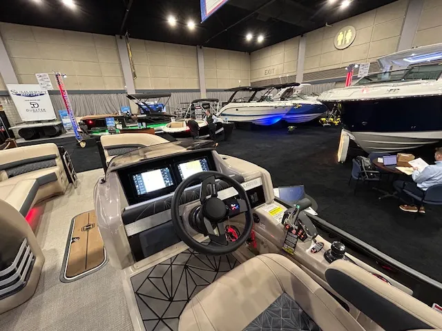 Slide: The Image of Harris Grand Mariner 250 2026 - 67