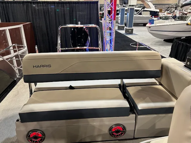 Slide: The Image of Harris Grand Mariner 250 2026 - 71