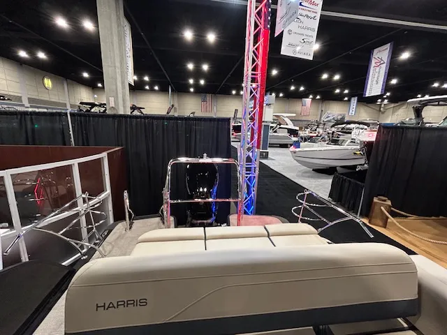 Slide: The Image of Harris Grand Mariner 250 2026 - 72