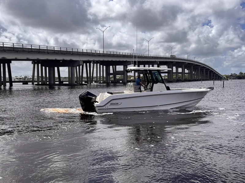 The Image of Boston Whaler 250 Outrage 2025 - 0