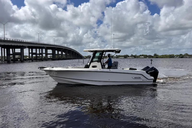 Slide: The Image of Boston Whaler 250 Outrage 2025 - 2