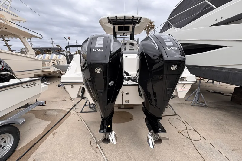 Slide: The Image of Boston Whaler 250 Outrage 2025 - 7