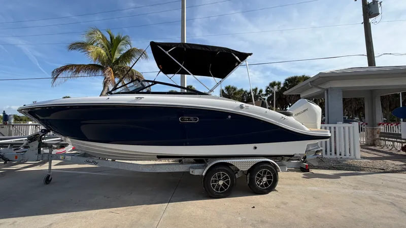 Slide: The Image of Sea Ray SPX 210 Outboard 2026 - 1