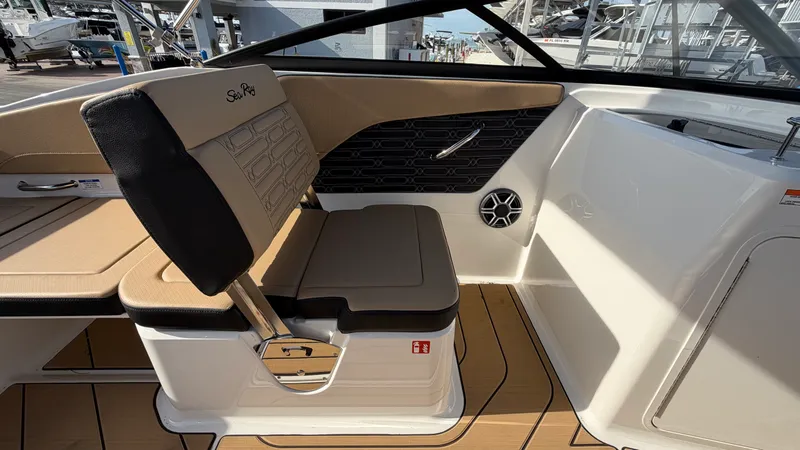 Slide: The Image of Sea Ray SPX 210 Outboard 2026 - 14