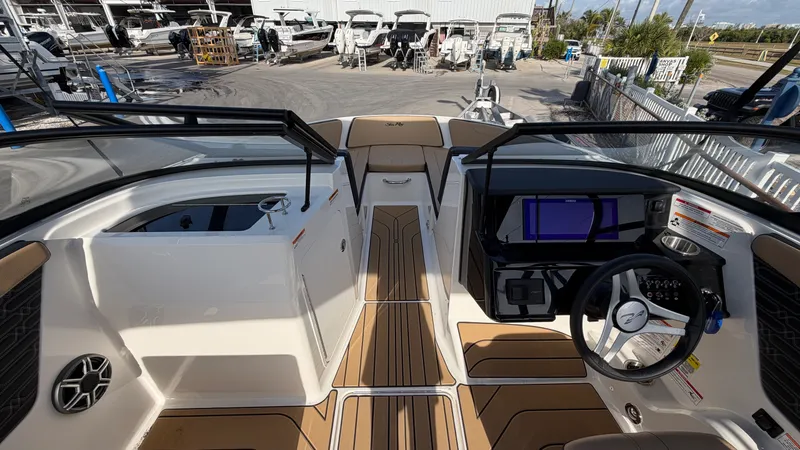 Slide: The Image of Sea Ray SPX 210 Outboard 2026 - 15