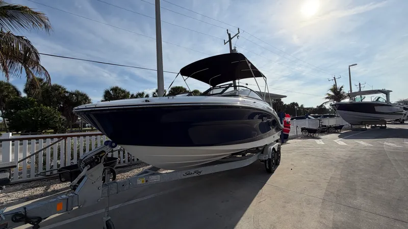 Slide: The Image of Sea Ray SPX 210 Outboard 2026 - 2