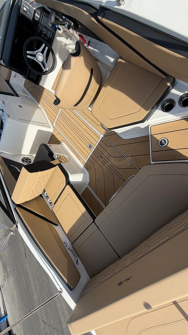 Slide: The Image of Sea Ray SPX 210 Outboard 2026 - 22