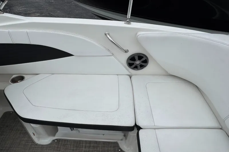 Slide: The Image of Sea Ray SPX 210 OB 2021 - 9