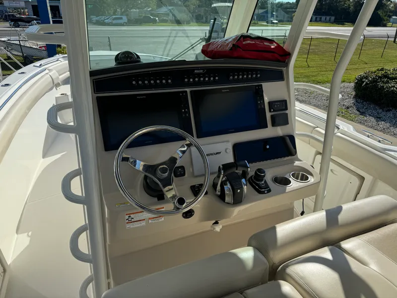 Slide: The Image of Boston Whaler 330 Outrage 2019 - 11