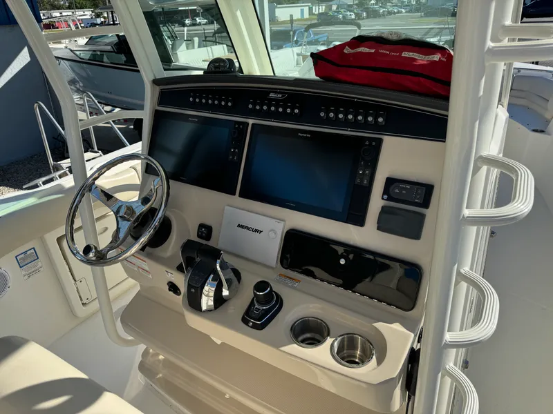 Slide: The Image of Boston Whaler 330 Outrage 2019 - 12