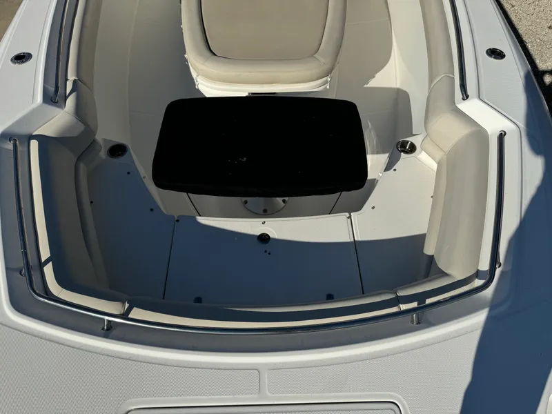 Slide: The Image of Boston Whaler 330 Outrage 2019 - 17
