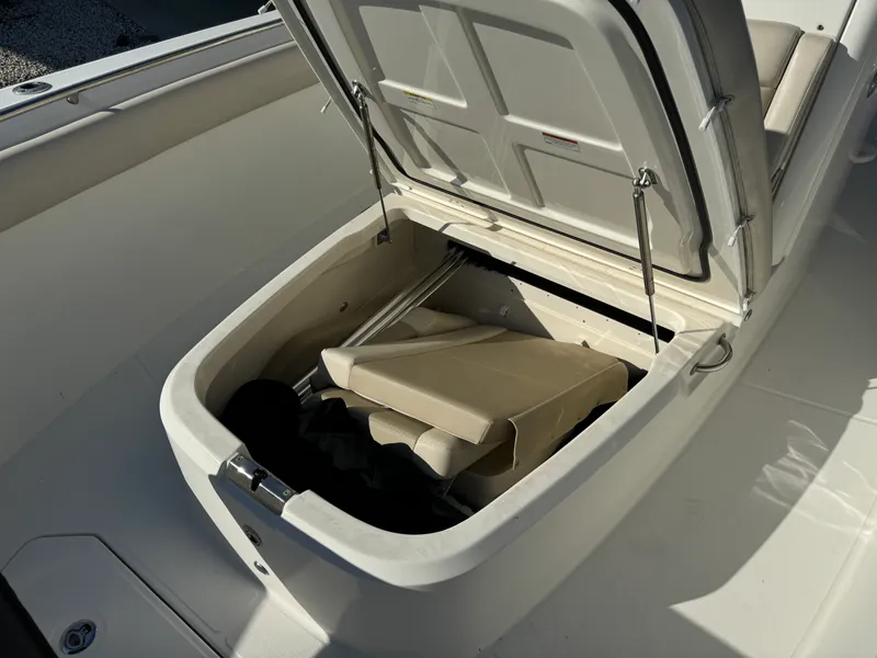 Slide: The Image of Boston Whaler 330 Outrage 2019 - 19