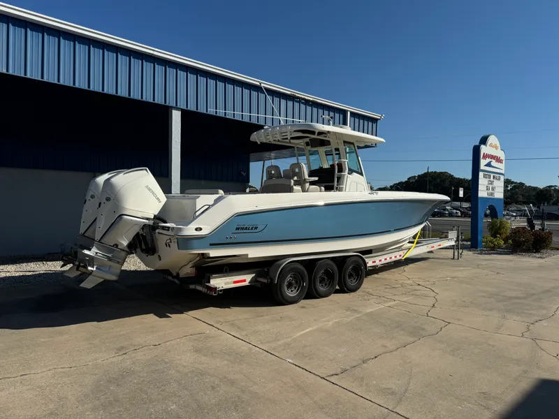 Slide: The Image of Boston Whaler 330 Outrage 2019 - 2