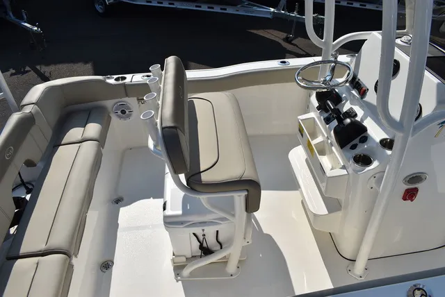 Slide: The Image of Key West Boats 203 FS 2024 - 11