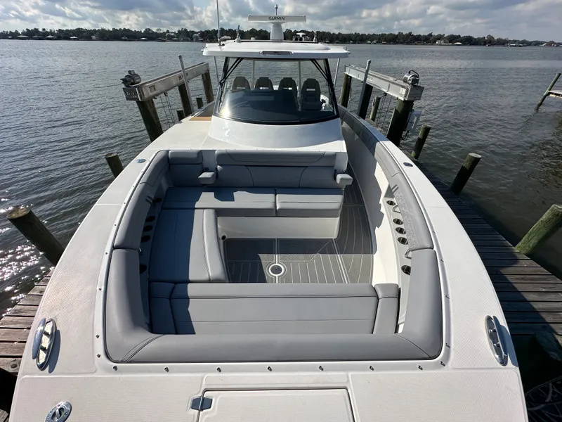 Slide: The Image of Regal 38 SAV 2026 - 40