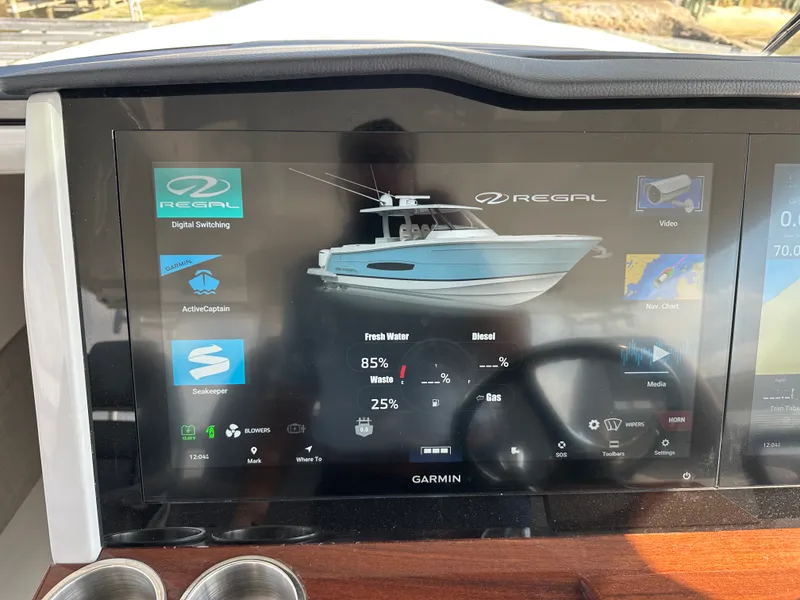 Slide: The Image of Regal 38 SAV 2026 - 50