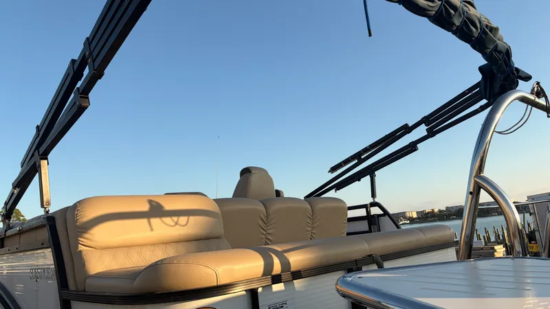 Slide: The Image of Harris SL240 2018 - 10