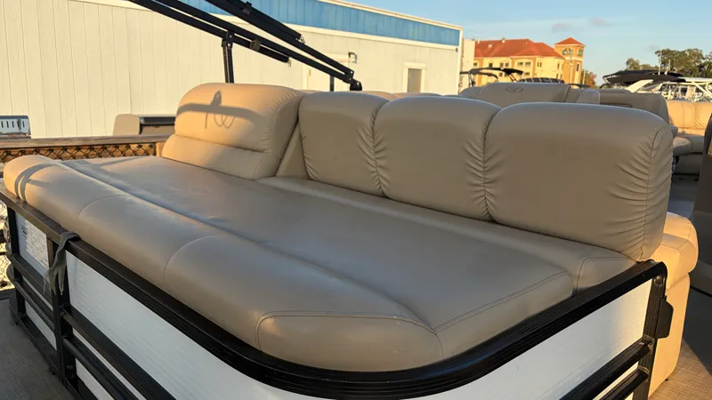 Slide: The Image of Harris SL240 2018 - 14