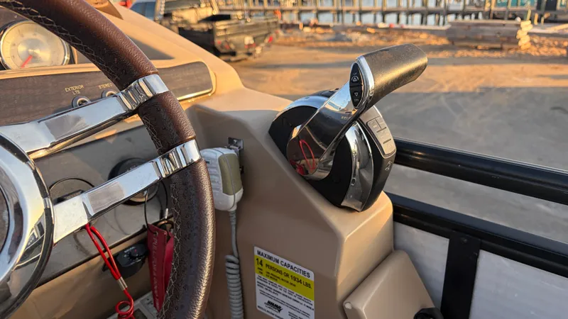 Slide: The Image of Harris SL240 2018 - 23