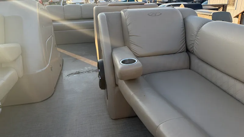 Slide: The Image of Harris SL240 2018 - 30