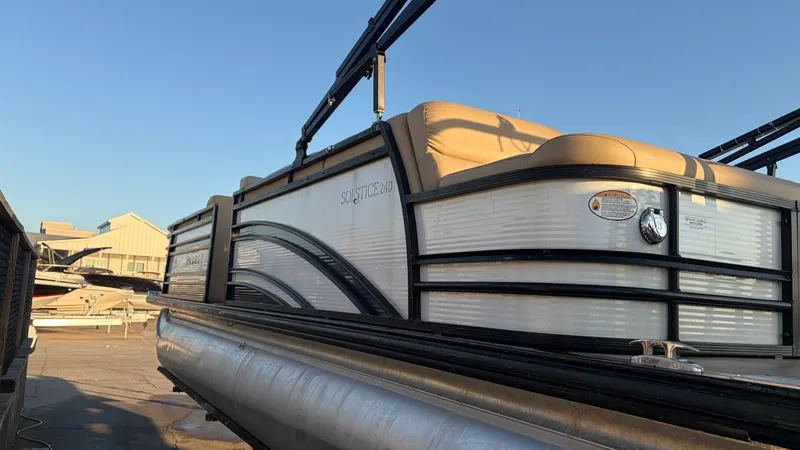 Slide: The Image of Harris SL240 2018 - 5