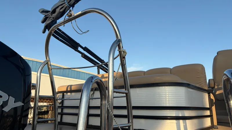 Slide: The Image of Harris SL240 2018 - 9