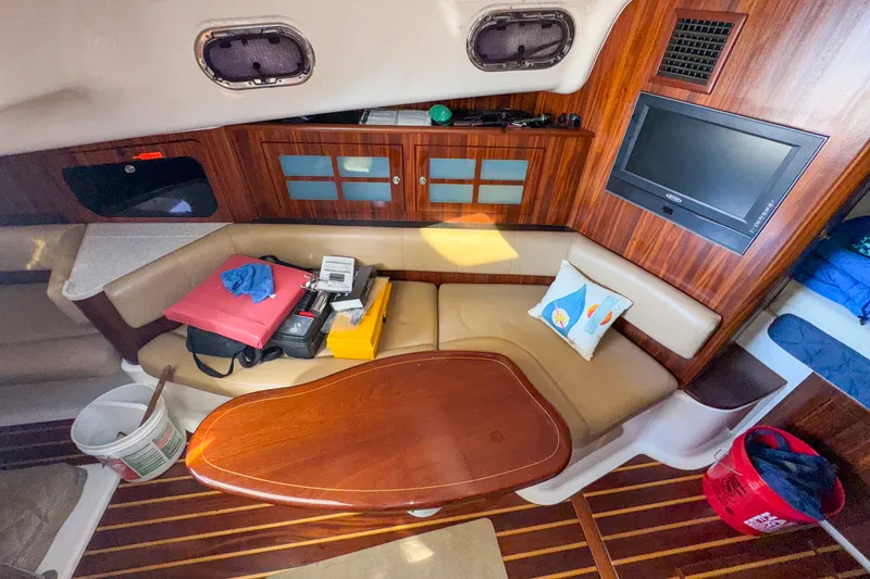 Slide: The Image of Pursuit OS 375 OFFSHORE 2011 - 10