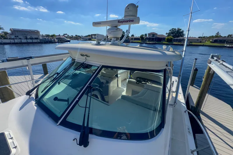 Slide: The Image of Pursuit OS 375 OFFSHORE 2011 - 15