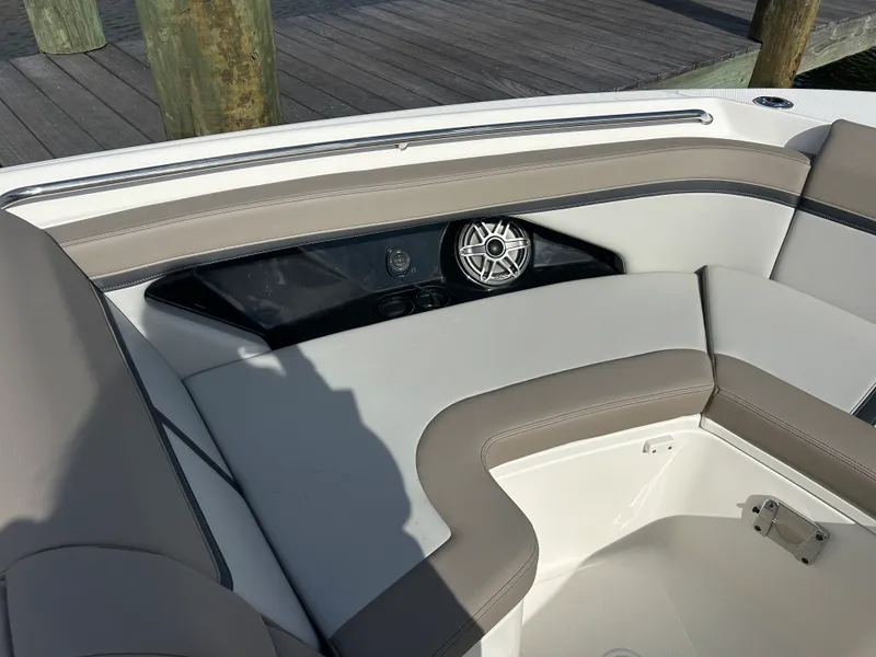 Slide: The Image of Boston Whaler 330 Vantage 2026 - 25