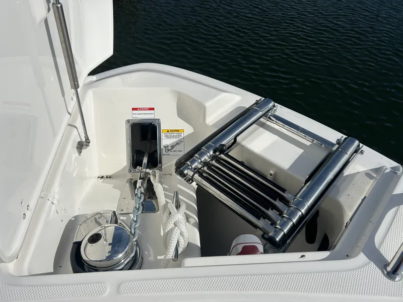 Slide: The Image of Boston Whaler 330 Vantage 2026 - 26