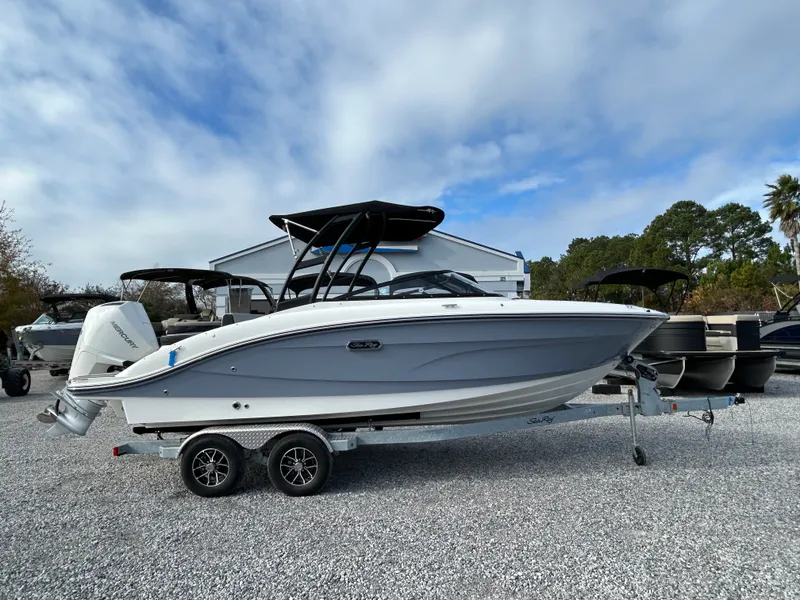 The Image of Sea Ray SPX 210 Outboard 2026 - 0