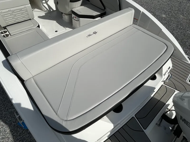 Slide: The Image of Sea Ray SPX 210 Outboard 2026 - 5