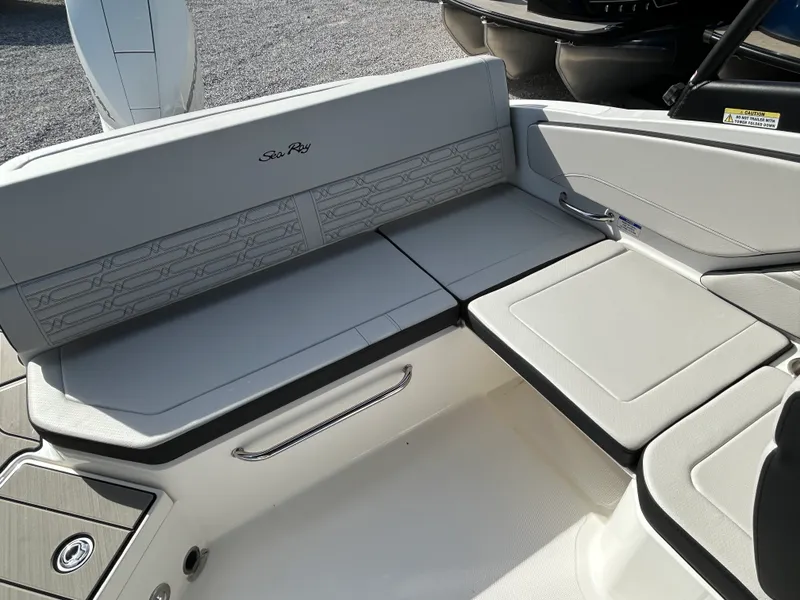 Slide: The Image of Sea Ray SPX 210 Outboard 2026 - 6