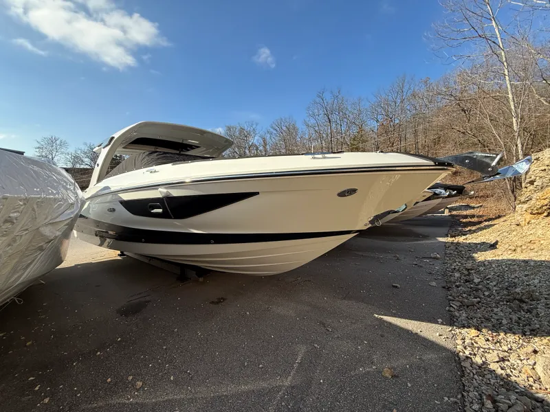 The Image of Sea Ray SLX 350 2026 - 0