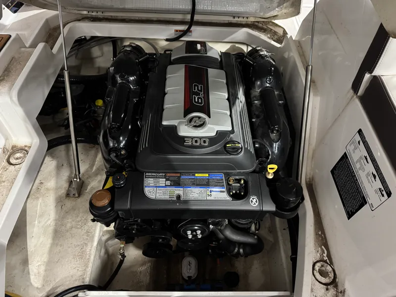 Slide: The Image of Monterey 258SS 2018 - 18