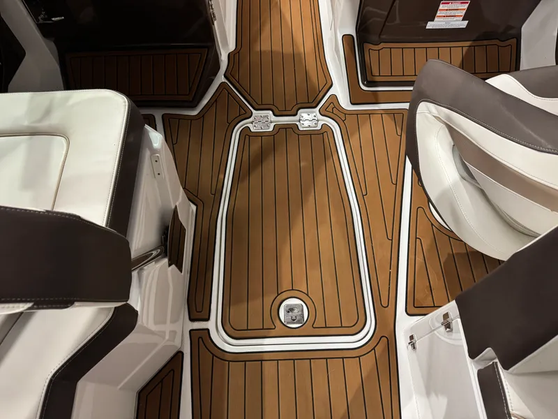 Slide: The Image of Monterey 258SS 2018 - 28